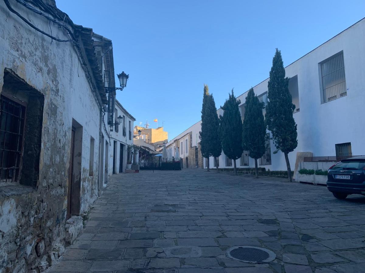 Hostal Poeta Machado Баеза Екстериор снимка
