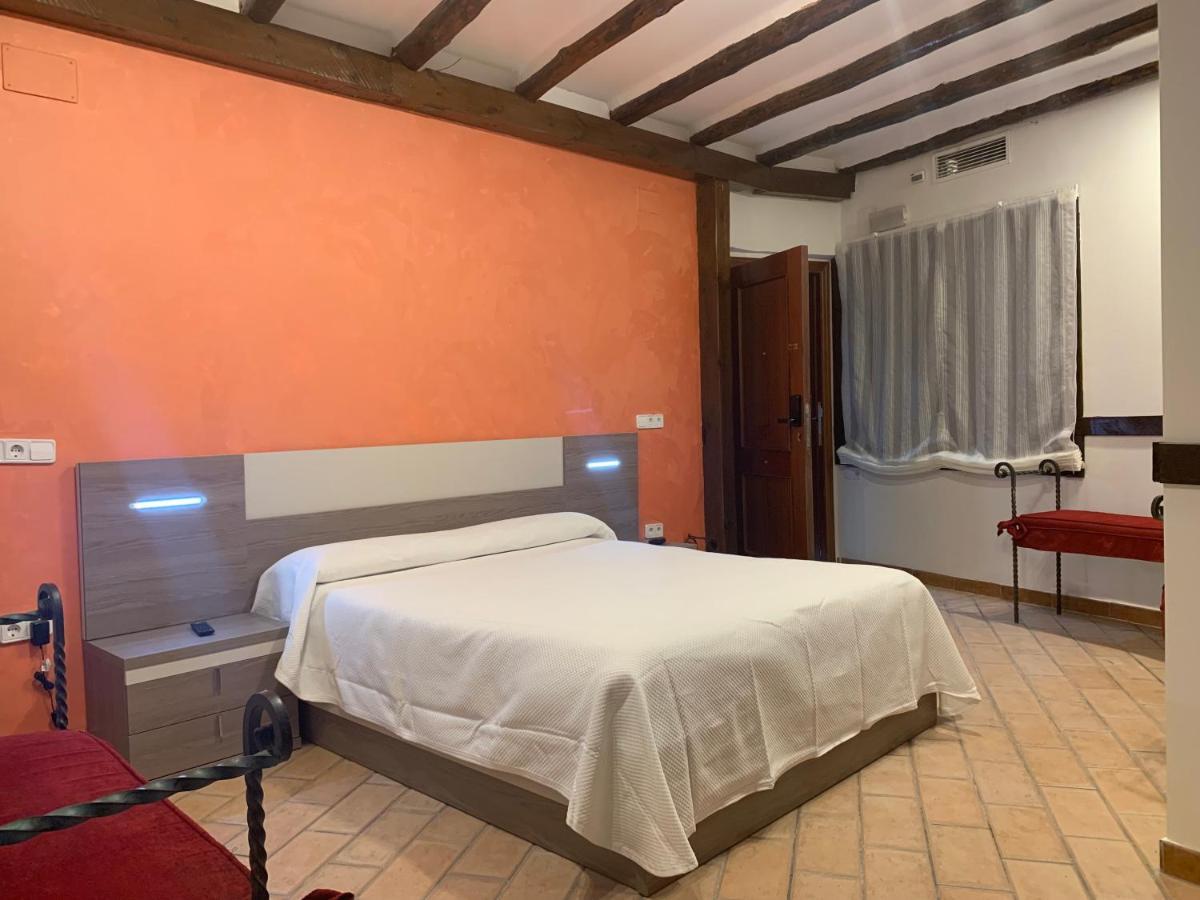 Hostal Poeta Machado Баеза Екстериор снимка
