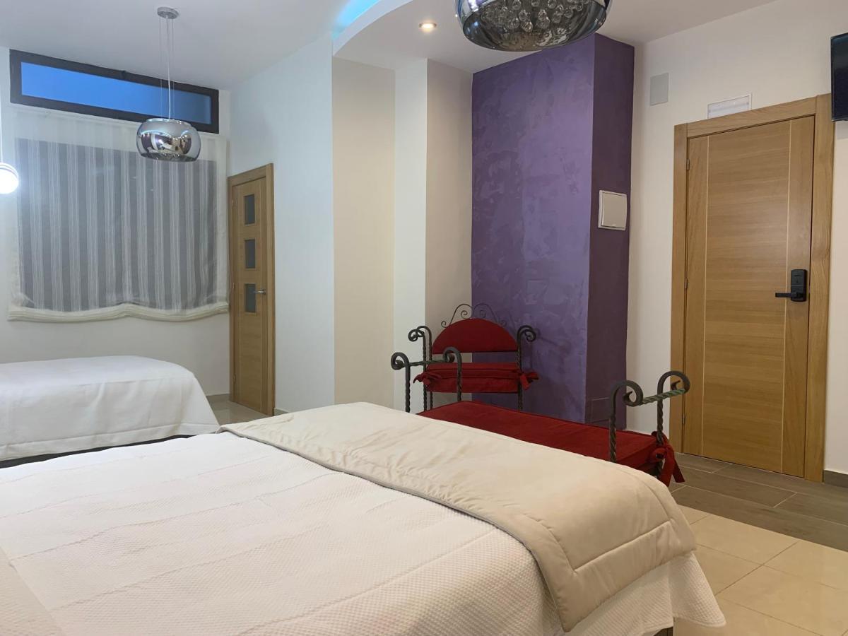 Hostal Poeta Machado Баеза Екстериор снимка