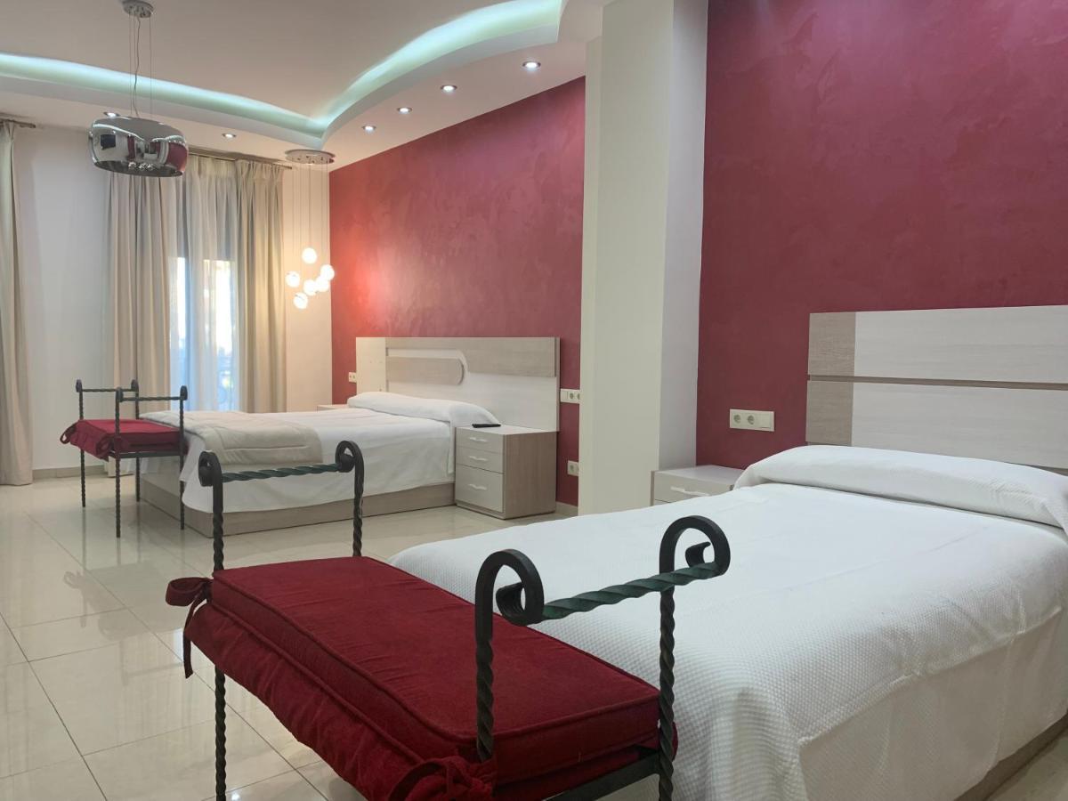 Hostal Poeta Machado Баеза Екстериор снимка