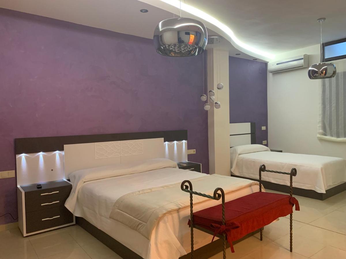 Hostal Poeta Machado Баеза Екстериор снимка